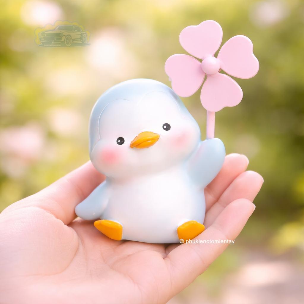 Cánh Cụt Chong Chóng Gắn Xe Máy Đồ Chơi Trang Trí Bàn Làm Việc Văn Phòng Siêu Dễ Thương Chất Liệu Nhựa Cao Cấp 2
