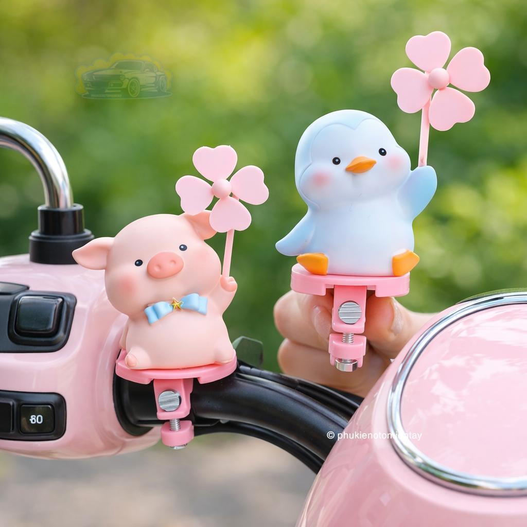 Heo Hồng Chong Chóng Gắn Xe Máy Đồ Chơi Trang Trí Bàn Làm Việc Văn Phòng Siêu Dễ Thương Chất Liệu Nhựa Cao Cấp 4